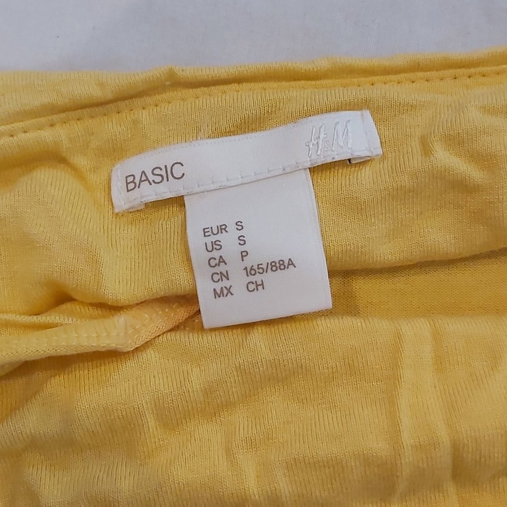 Basic yellow top - Picture 2 of 2